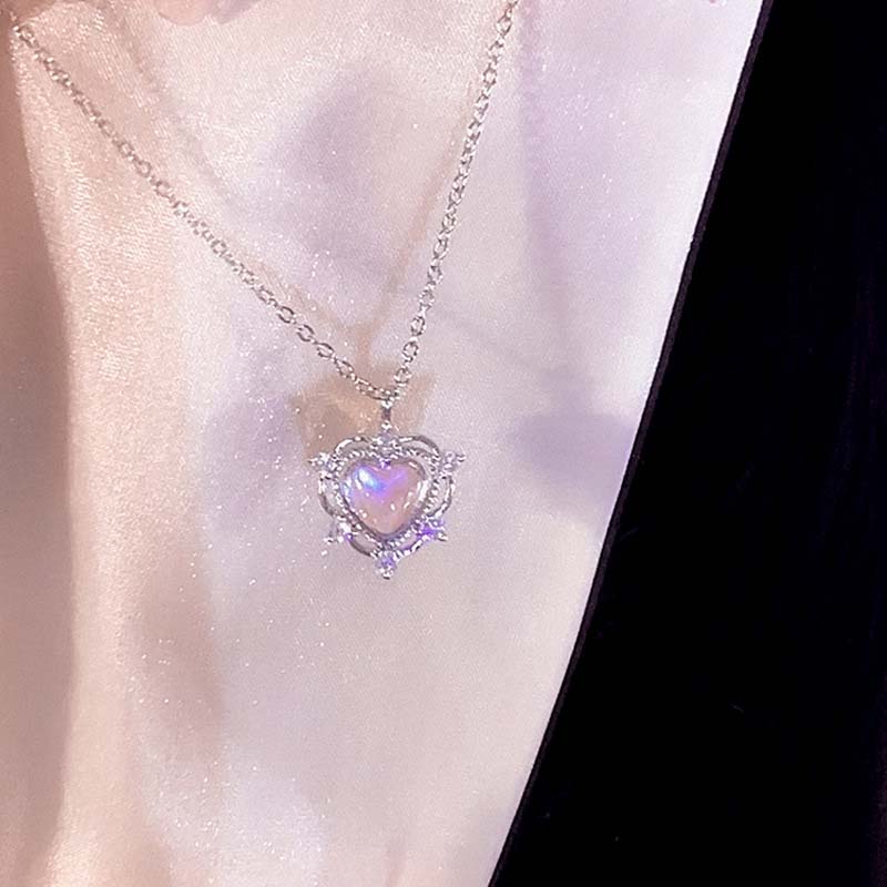 Moonstone Love Heart Pendant Necklaces For Women Men Shiny Crystal Temperament Necklace Party Jewelry Gift