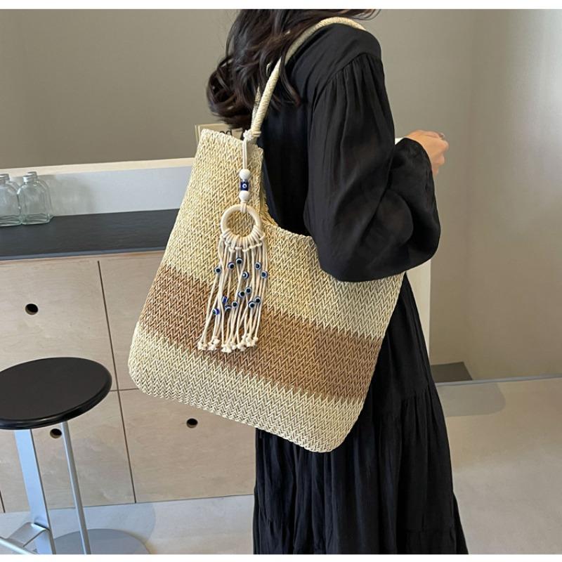 Large capacity tote bag women's new beach vacation woven bag fashion fringed commuter bag
