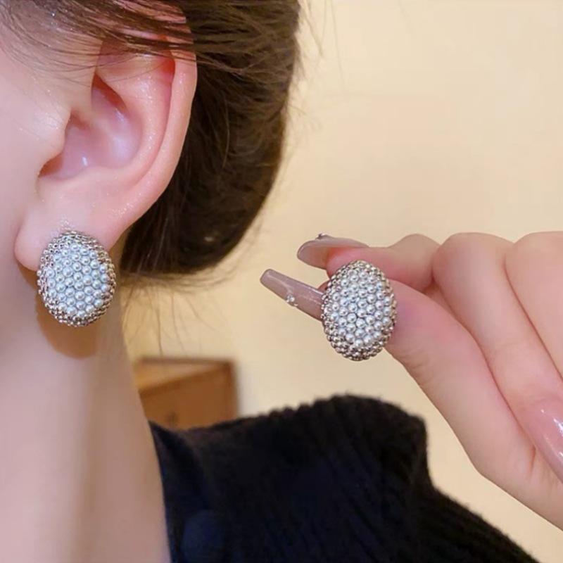 Korean Elegant Pearl Stud Earrings for Women: Versatile, High-Class Style Jewelry