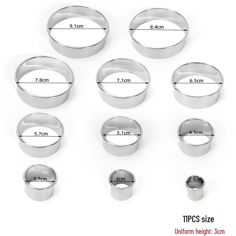 11dílná sada kulatých forem: Formičky na sušenky, Kroužky na pěnu, 12 vykrajovátek na těsto na knedlíky, Kroužky na rýžové koláče, Fritování kukuřice, Nerezová ocel.