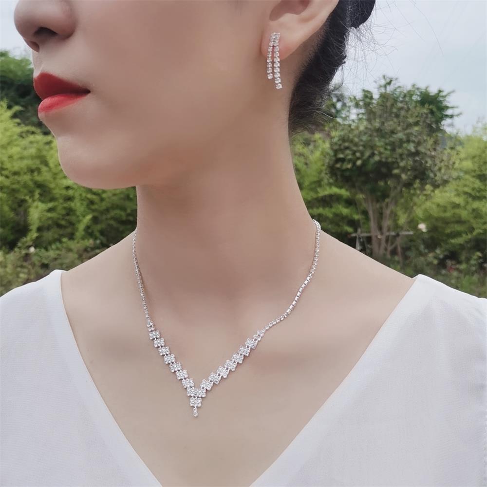 Exquisite Rhinestone Wedding & Evening Jewelry Set: Versatile Necklace & Earring Accessories for Brides