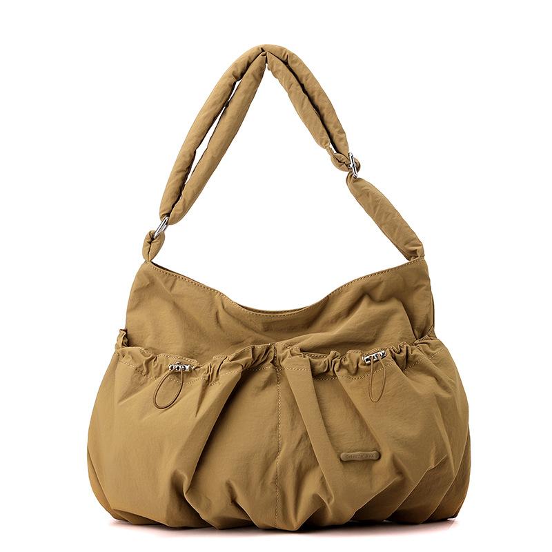 New Women's Simple and Versatile Pleated Nylon Bag Casual and Light Commuter Messenger Bag