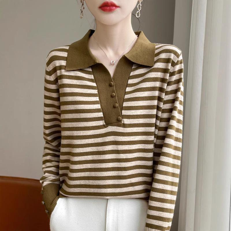 Podzimní dámská móda klopa pruhované krátké univerzální spodní úplety