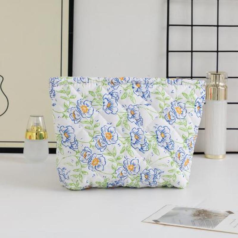 Floral Print Quilted Cosmetic Bagfor Girl Large Toiletry Pouch Organizer for Handbag Cute Women Wash Travel Accessories
