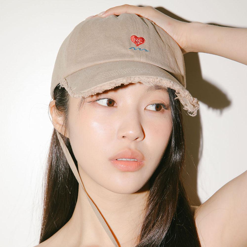 NAKED SURF CLUB Heart String Ball Cap (Beige)
