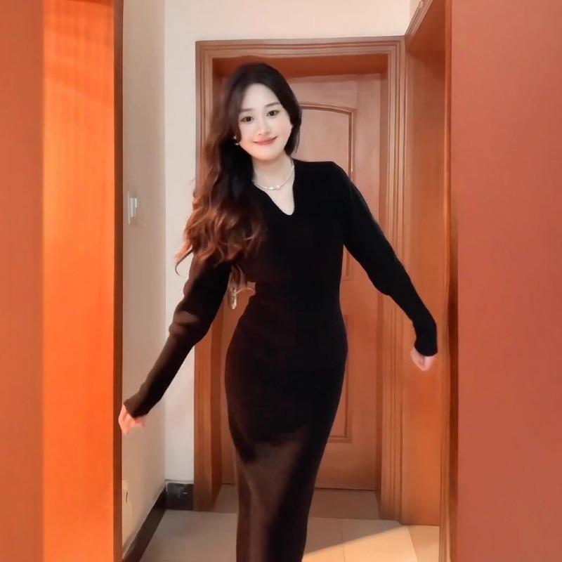 [] High-end Soft Waxy Knitted Dress Women's Autumn and Winter Temperament Waist and Thin Long Inner Sweater Skirt