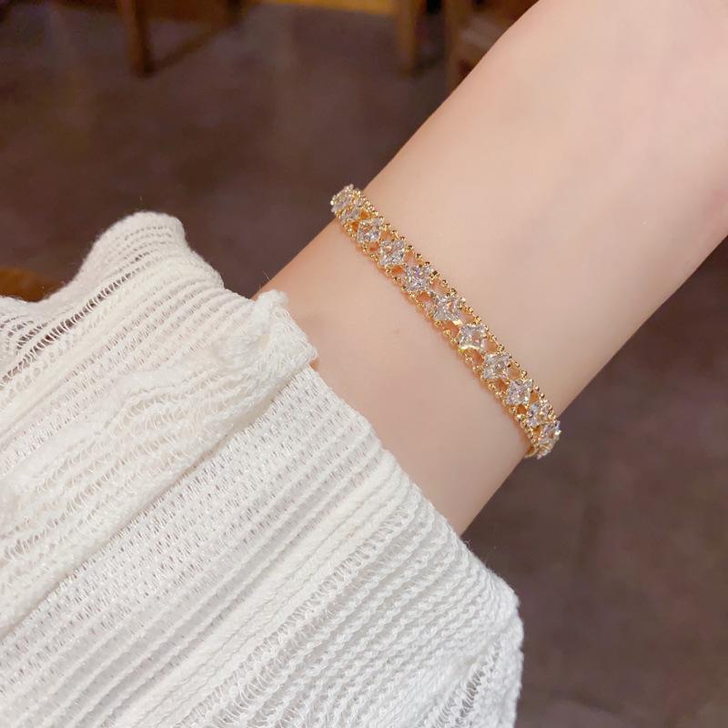 Women s Fashion Light Luxury Simple Super Flash Bracelet золотой