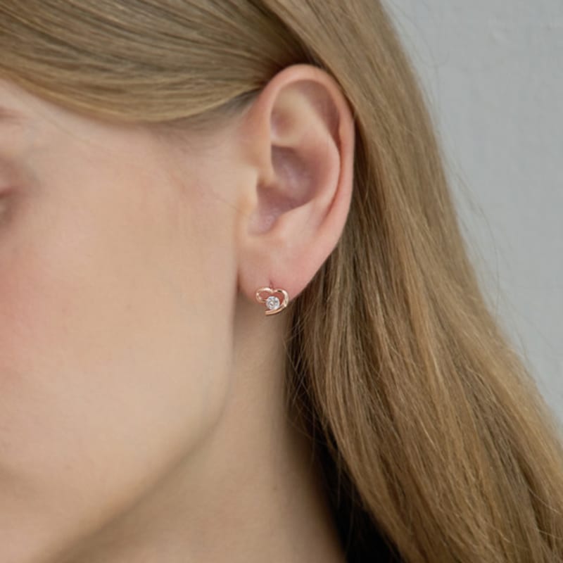 CRANNE 14K Petite Heart One-Touch Earrings (Gold Filled) C24EGF173