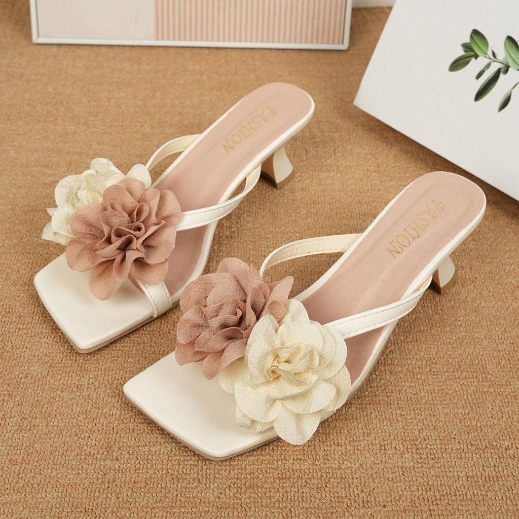 French Beautiful Not Tired Feet Sandals Wear Women's Shoes 2025 New Fairy Style Flower Square Head Thick Heel Sandals