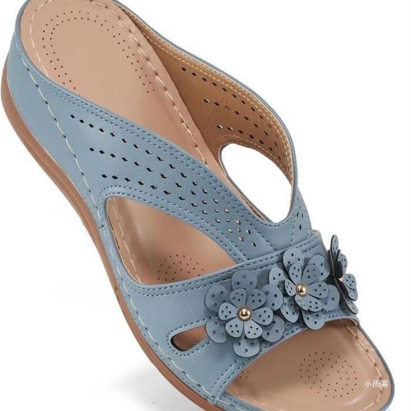 Retro Thick-soled One-piece Shoes for Women Plus-size Hollowed-out Lightweight Beach Flip-flops