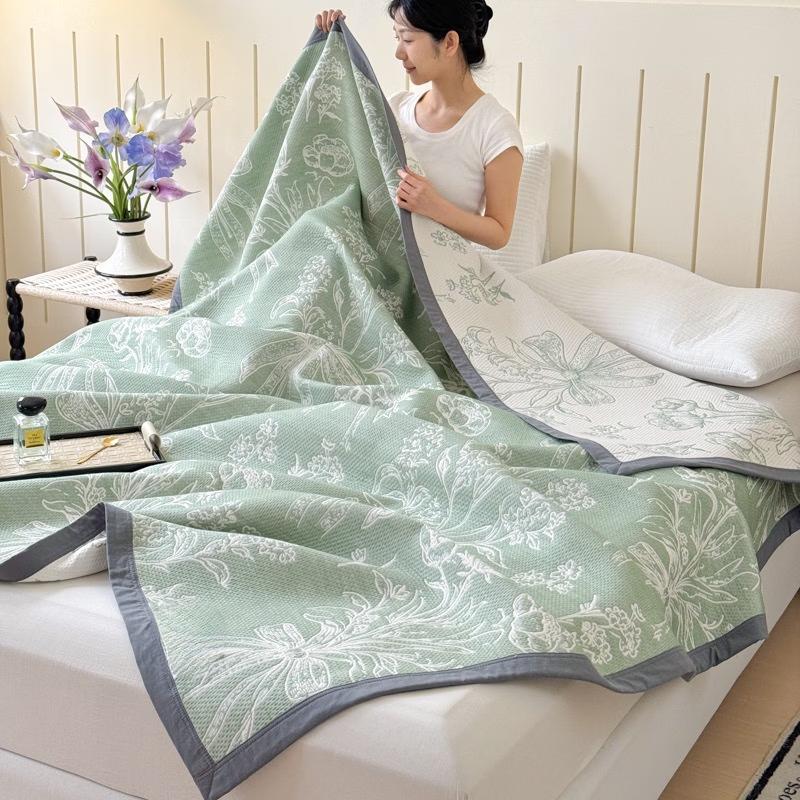 Brangdy Jacquard Lyocell Fiber Summer Quilt