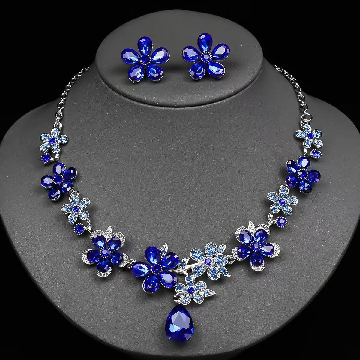 

Hot Selling Exaggerated Alloy Jewelry Necklace Earrings Set Bridal Wedding Full Diamond Jewelry Party