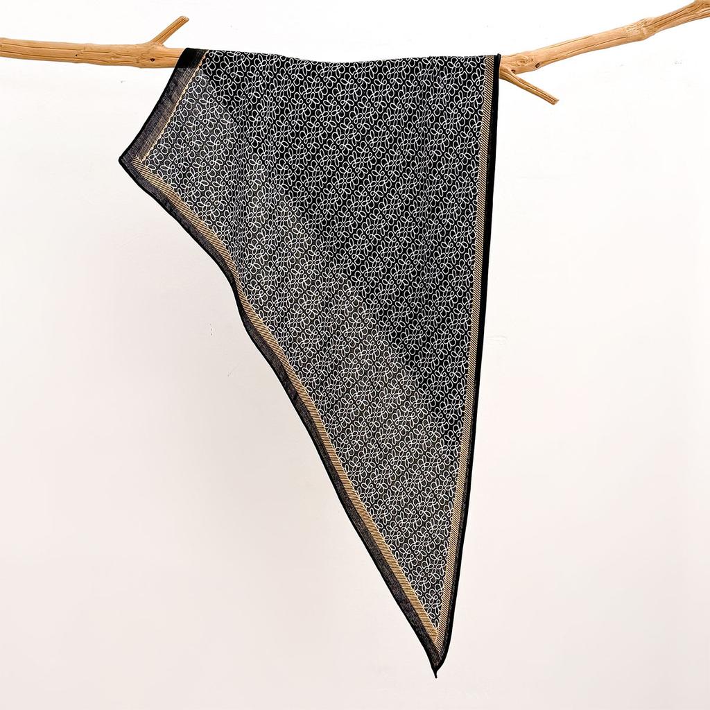 Retro Cotton and Linen Feel Triangular Silk Scarf Women's Four-season Versatile Neck Protection Scarf Headscarf Commuting Accessories Scarf
