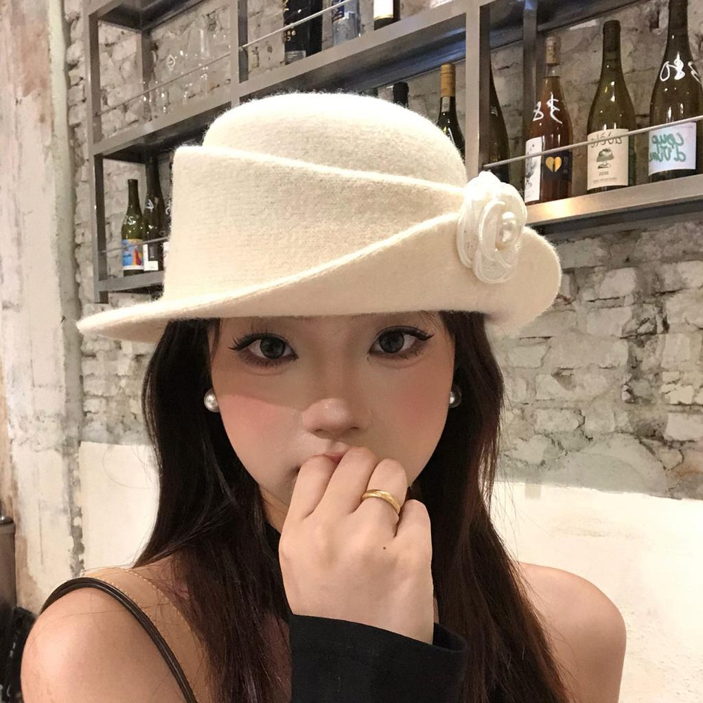 2026 New French Daughter Style Elegant Top Hat Women's Autumn and Winter Hepburn Style Beret Fashionable Face Hat