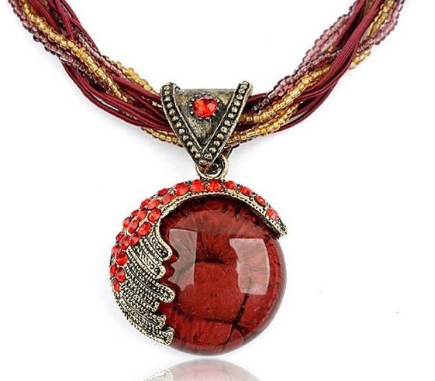 

Богемное европейское и американское модное ожерелье из бусин с винтажным кулоном со стразами красный