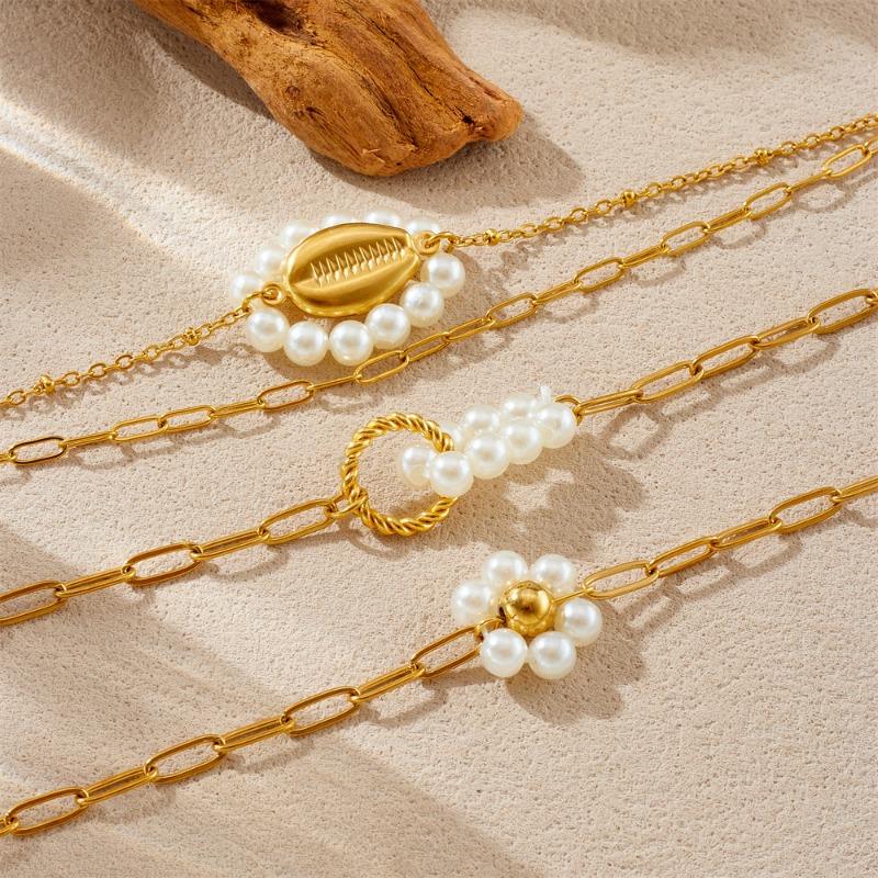 Gold Tone Paperclip Chain Bracelet with Pearl Flower Charm