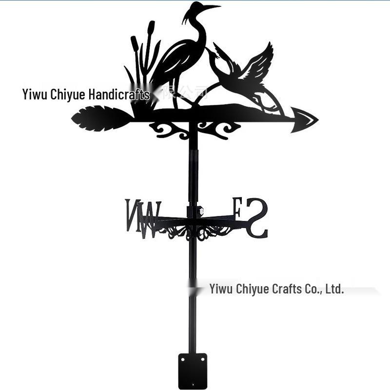 Weather Vane Ornament: Outdoor Wrought Iron Spray-Painted Roof Decoration Metal Craft