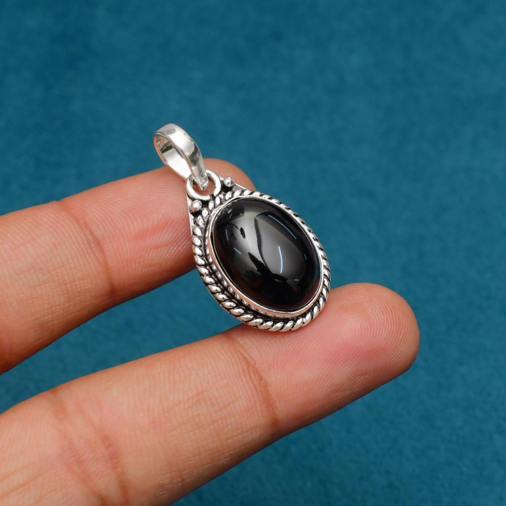 Black Onyx Gemstone Pendant Gemstone : 925 Sterling Silver Handmade Jewelry Pendant