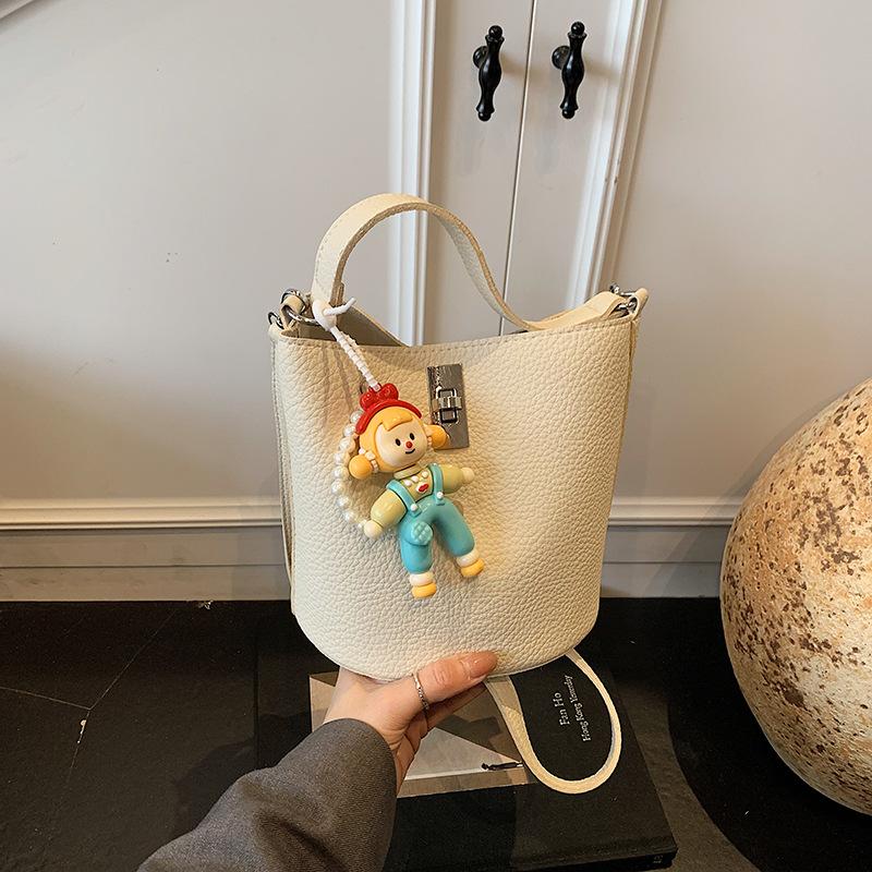 Small Bag Women's Summer New Versatile Niche Design Messenger Bag Bucket Shoulder Bag