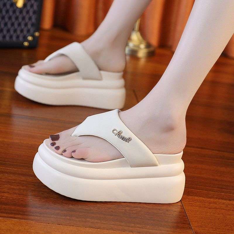 European toe slippers women's 2025 summer casual thick bottom fashion increase height and thinness small flip-flops beach sandals