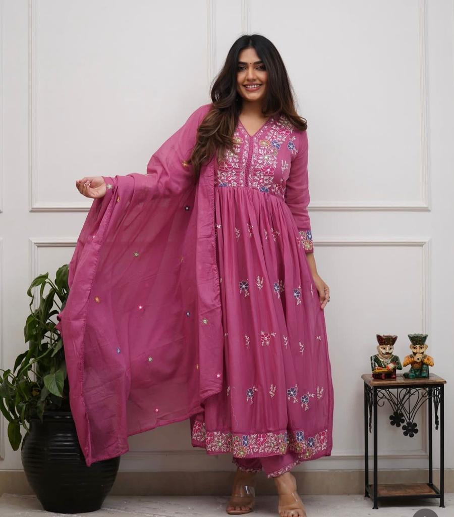 Women's Embroidered Kurta Pant Dupatta Set Indian Ethnic Bollywood Salwar Kameez