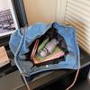Denim Hobo Tas met Gevlochten Touw Handvat Stijlvolle Dames Schoudertas voor Casual Kleding en Stranduitjes