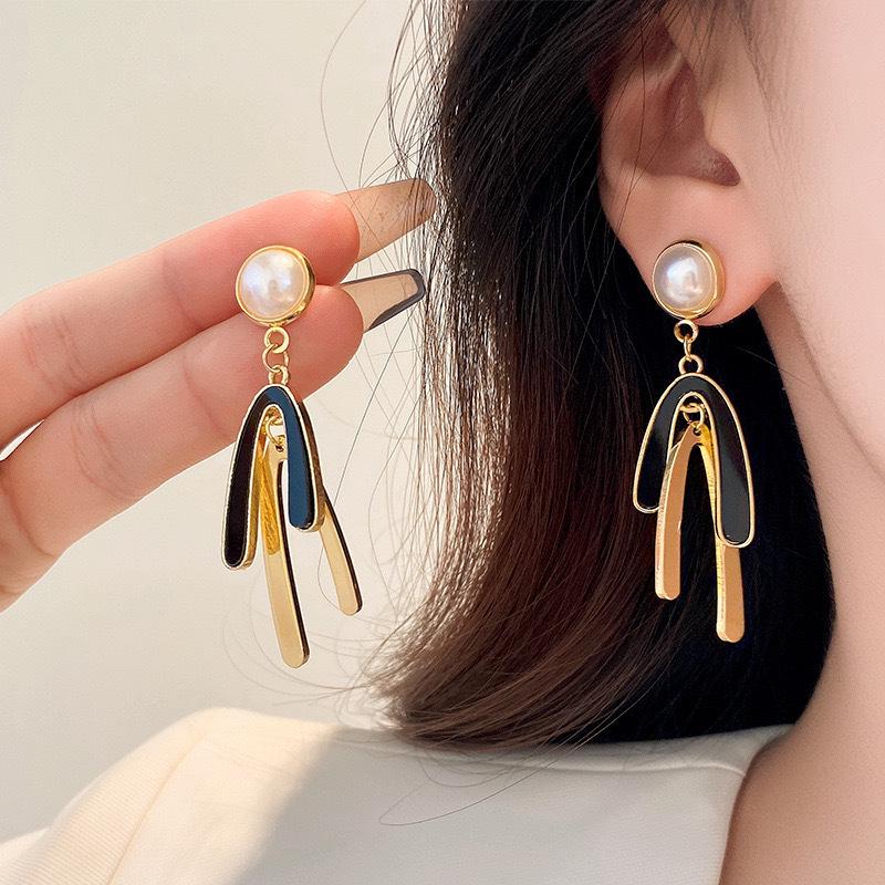 Elegant Black Butterfly Tassel Earrings - Sweet, Cool, and Versatile Design