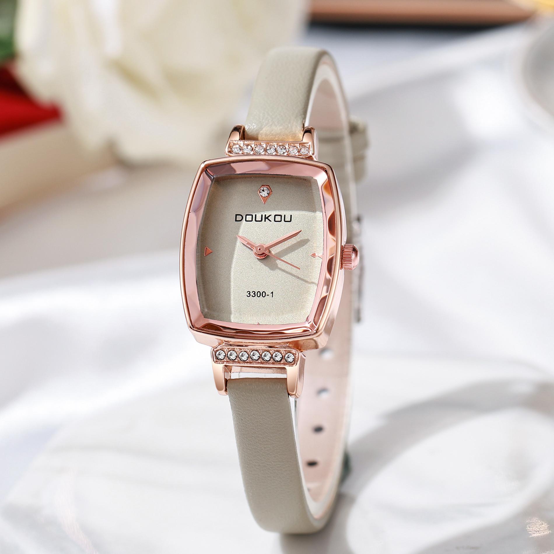 

Женские часы из ПУ кожи, женские кварцевые наручные часы, женский подарок, часы светло-зеленый