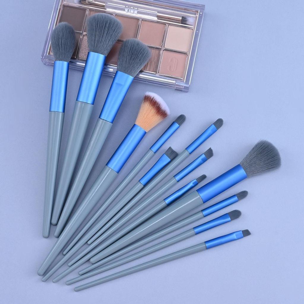 13-Piece Four-Season Green Makeup Brush Set: Soft Eyeshadow, Loose Powder, Blush, Concealer & Portable Brushes.