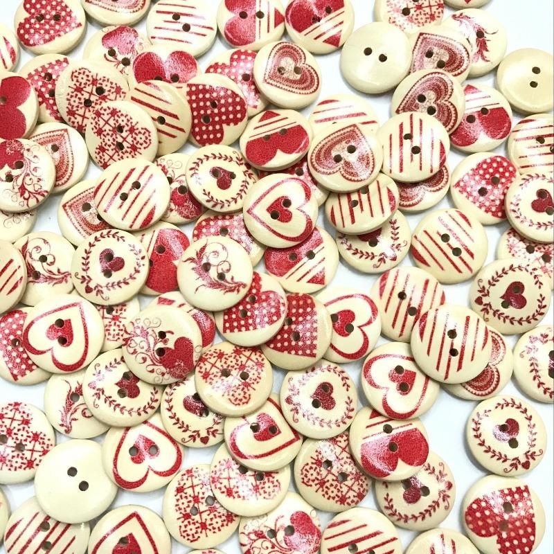 100Pcs 15mm Natural Flat Round Printed Wood Buttons 2-Hole Flat Round with Heart Decorative Wooden Buttonsfor DIY Sewing