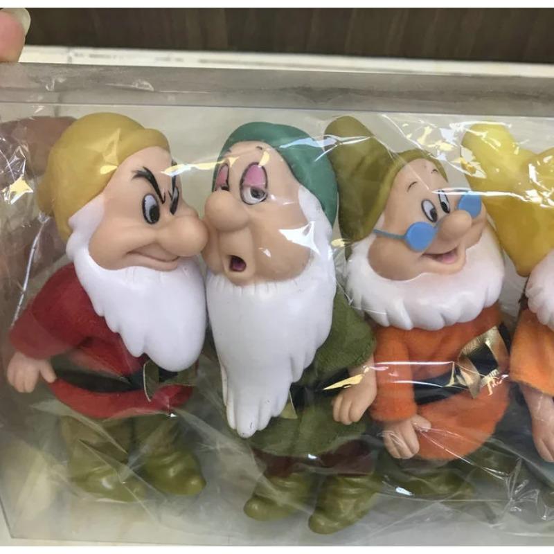 Disney Snow White Hand Figure Model Snow White and The Seven Dwarfs Hand Figure Model Display Supplies