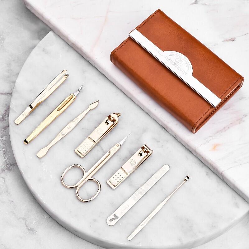 THREE SEVEN (777) 8-Piece Professional Grooming Kit
