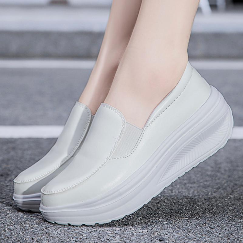 Women's Shoes Leather Sneakers Outdoor Female Casual Shoes Slip On Work Shoes Soft Vulcanized Shoe Plus Size Wedges Single Shoe