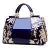Borsa da Donna in Pelle di Lusso con Finiture a Fiore Lucide