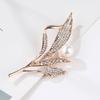 Fashion Crystals Brooch For Women Rhinestone Vintage Imitation Pearl Flower Metal Pins Wedding Party Jewelry Accessories