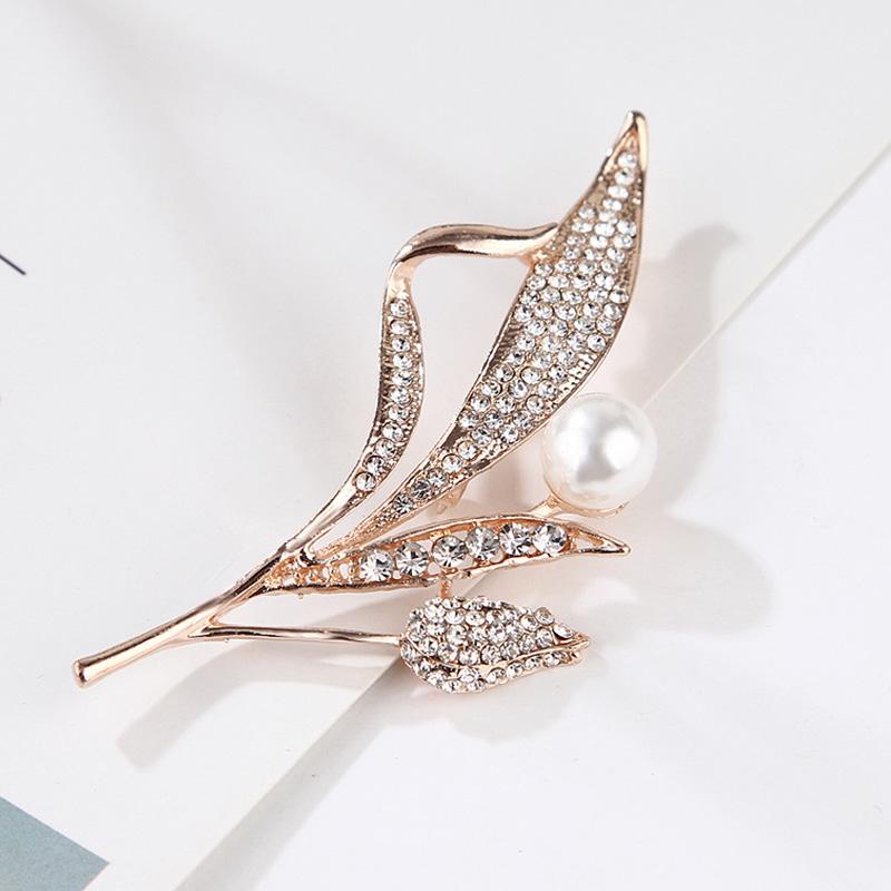 Fashion Crystals Brooch For Women Rhinestone Vintage Imitation Pearl Flower Metal Pins Wedding Party Jewelry Accessories
