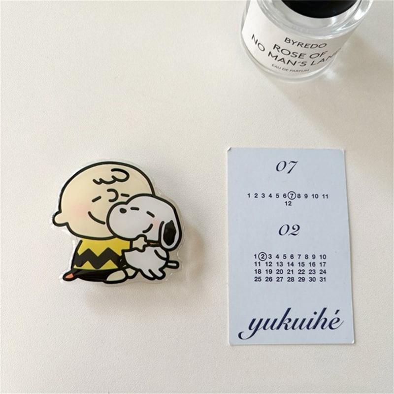 Cute Comic Snoopy peanut Charlie holder Phone case For iPhone 15 16 14 13 12 11 Funny Cartoon Snoopy Phone Universal Bracket