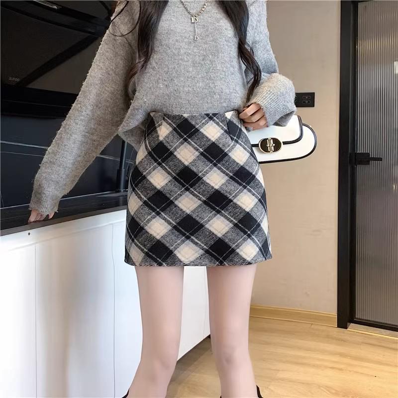 Autumn 2026 Women's Petite Plaid High-Waist Korean Bodycon A-Line Wool Skirt