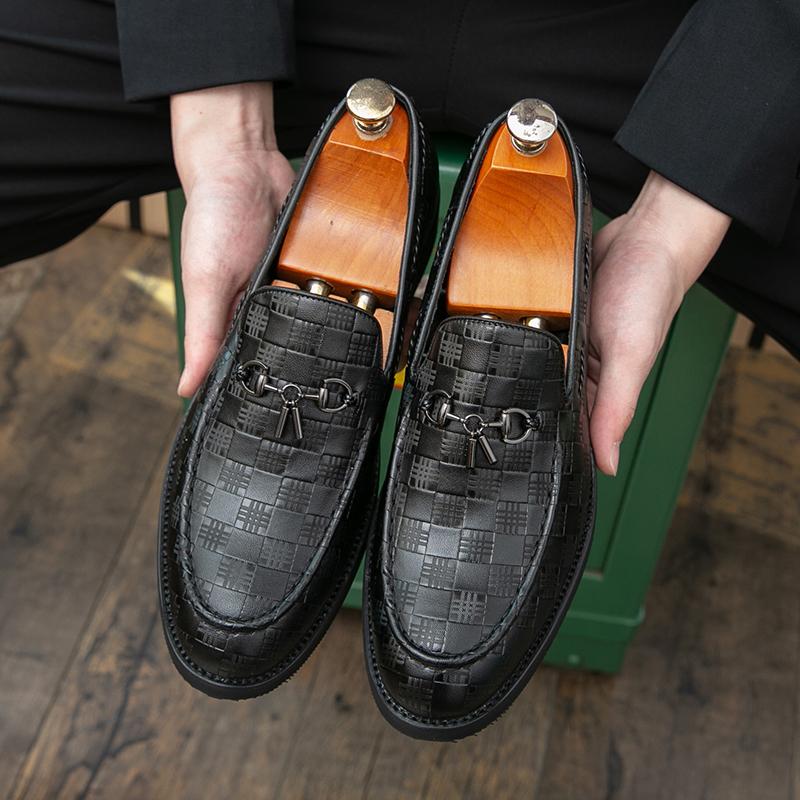 Fashion British Style Trendy New Men's Leather Casual Shoes Massage Soles Men's Banquet Dress Shoes Commuting Work Shoes Daily Versatile