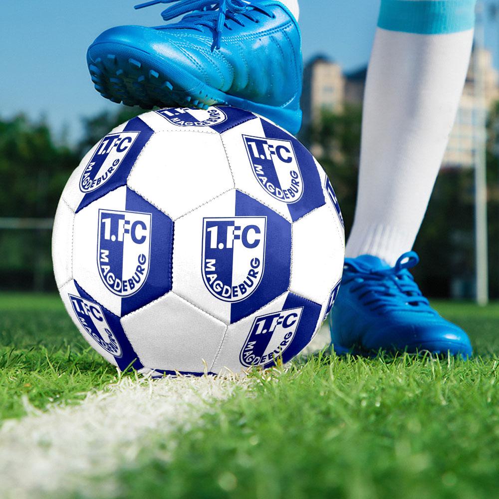 Pallone da Calcio 1.FC Magdeburg Taglia 5, Cucito a Macchina in PVC, Resistente e ad Alto Rimbalzo, Adatto a Tutte le Età, Merchandising per tifosi, Partite e Uso all'Aperto.