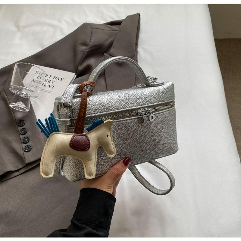 

Women s Small and Exquisite Korean-Style Messenger Bag Silver