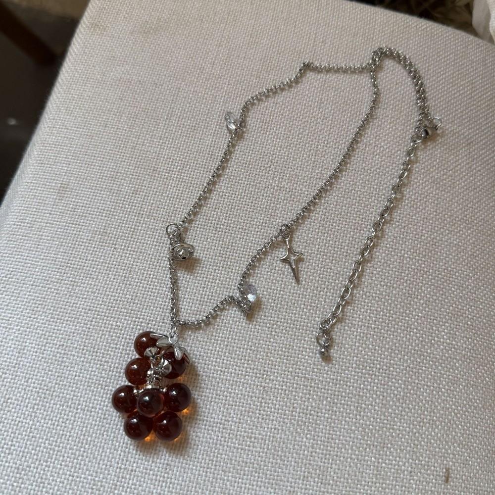 Beaded Grape Cluster Necklace Translucent Fruit Cluster Charm Starburst Choker Trendsetters коричневый