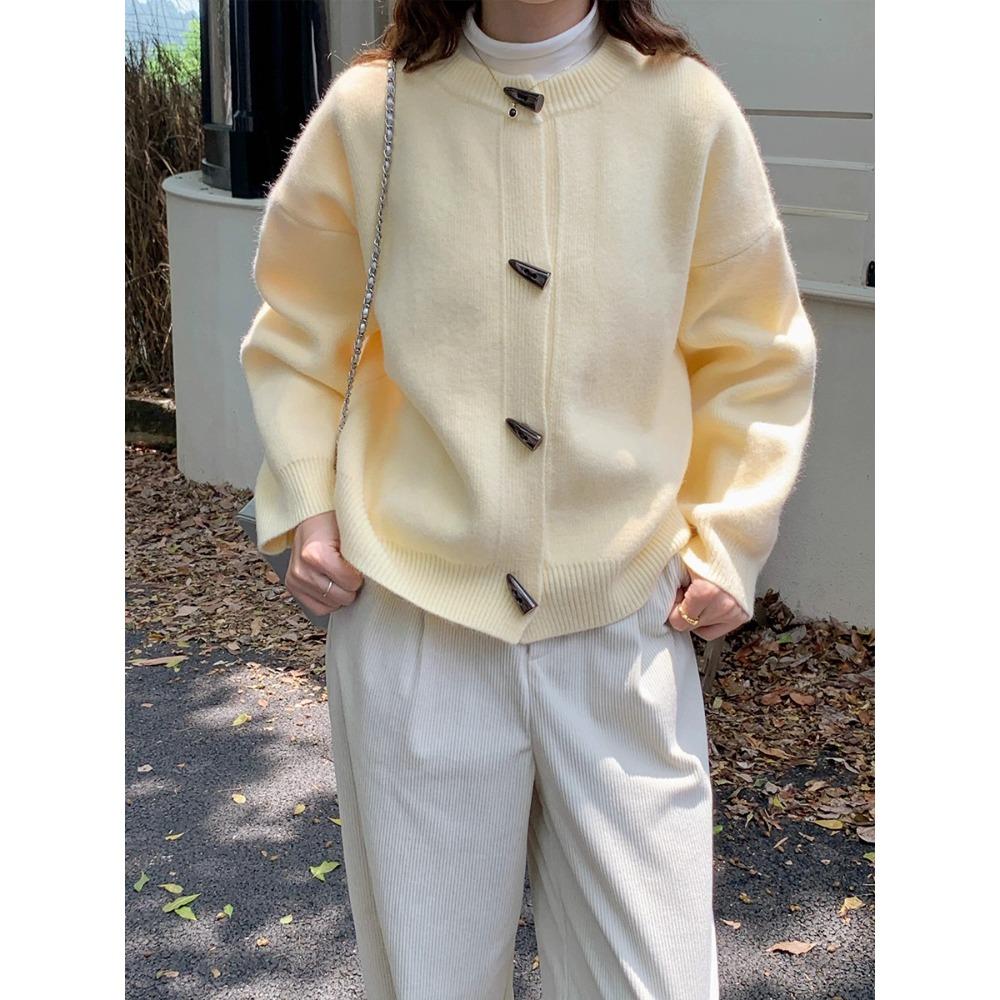 Round-neck Horn-buttoned Sweater Coat for Women's Autumn and Winter New Loose, Retro Solid Color, Versatile Knitted Cardigan