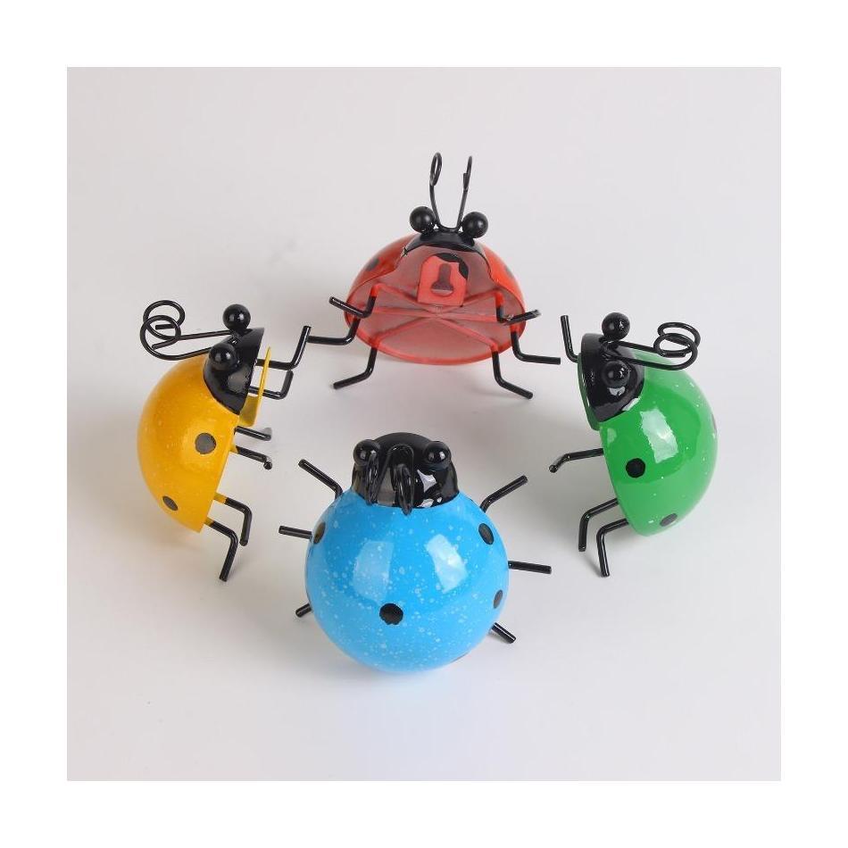 1 Pcs Mini Metal Ladybug Beetle Fence Wall Hanging Ornament Statue Patio Garden Figurine Home Decoration Creative Crafts