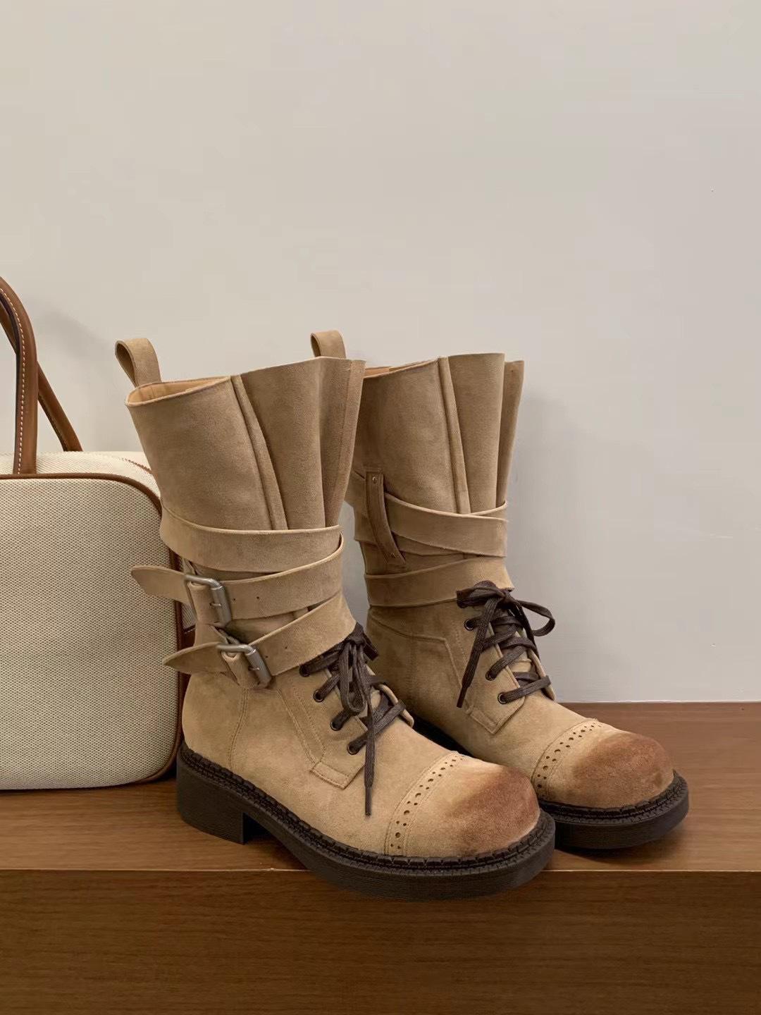 

2025 новые полусапоги средней высоты на толстом каблуке с круглым носком, с нишевым дизайном юбки и пряжкой-ремнем, универсальные модные сапоги-рыцари для женщин 35