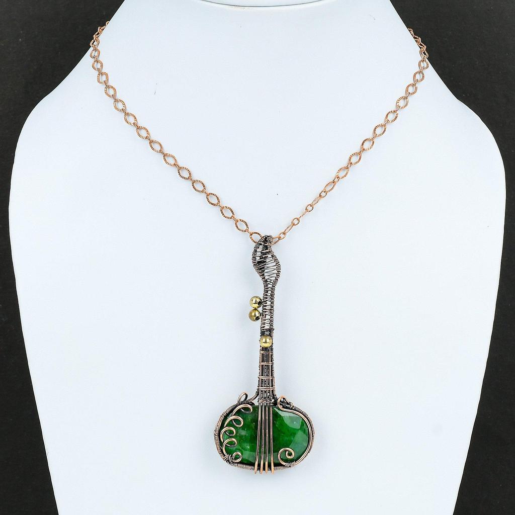 Pingente de cobre esmeralda zambiano com fio enrolado, joia de guitarra esmeralda, pingente de instrumento musical feito à mão, presente para a mãe, joia com pedras preciosas