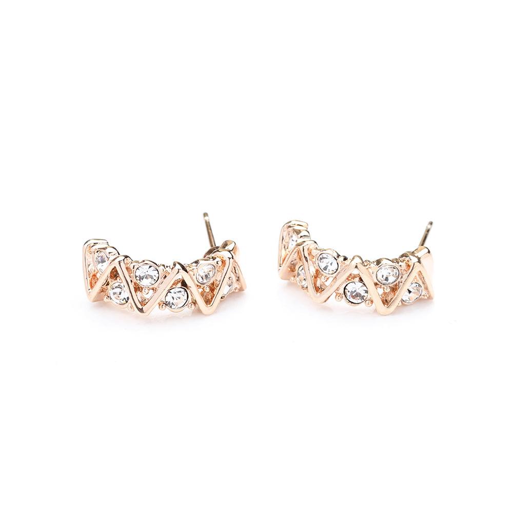 Simple and versatile gold-plated V-shaped earrings with diamonds, gold and silver two-color earless ear clips, women's fashion temperament earrings.