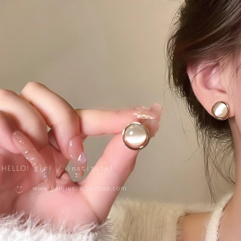 

Корейские роскошные серьги-пусеты с жемчугом - Ретро и простой стиль