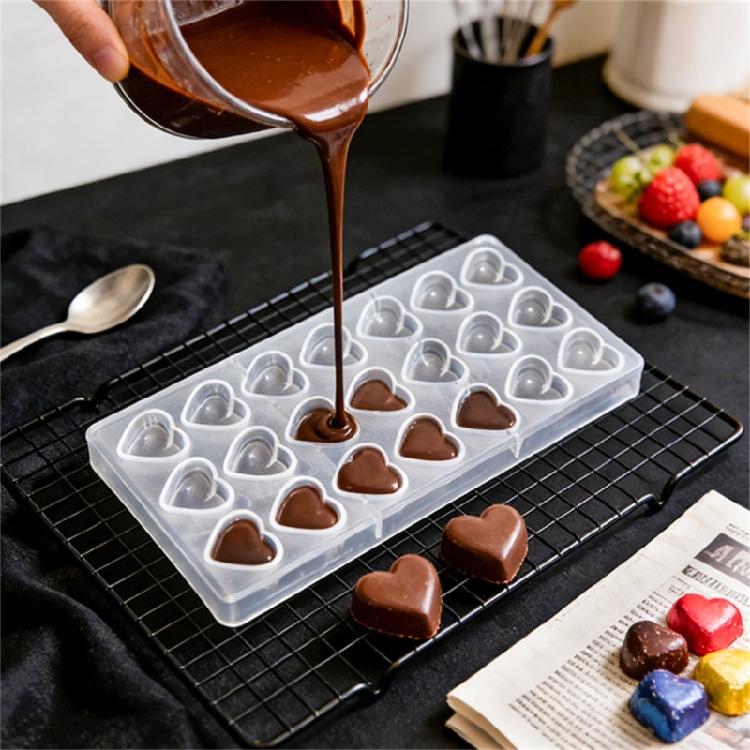 Candy Making Molds Clear Plastic Chocolate Molds 21 Grids Mini Heart Shape Baking Tray for Mousse Jelly Homes Kitchen Use