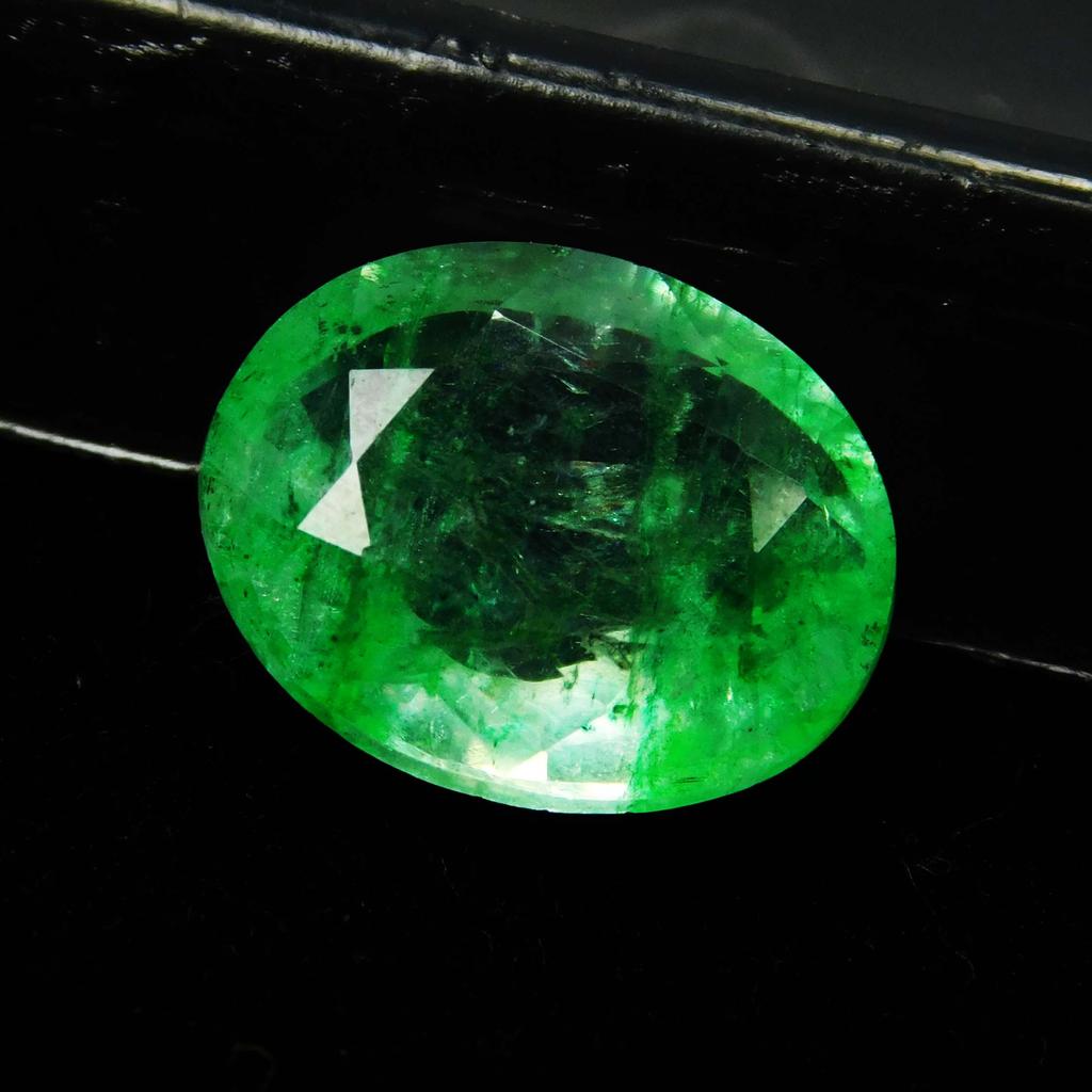 Natural Green Emerald Loose Gemstone 6 ct Oval Cut Colombian for Jewelry Making and Gem Collections